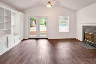 3050 Meadow Ln, Mobile, AL 36618 - Photo 7