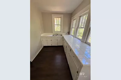 655 Mandrell Street, Mobile, AL 36606 - Photo 5