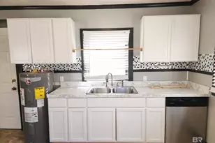 706 E Horner St, Atmore, AL 36502 - Photo 15