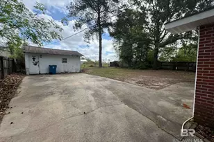 201 Young St, Brewton, AL 36426 - Photo 9