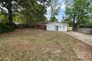 201 Young St, Brewton, AL 36426 - Photo 7