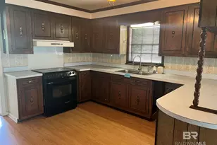 201 Young St, Brewton, AL 36426 - Photo 5