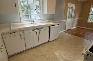 1429 Forestdale Dr, Mobile, AL 36618 - Photo 7