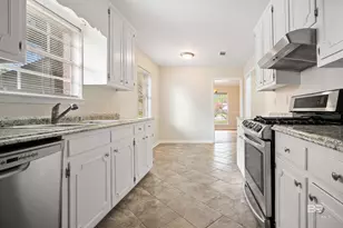 705 Oak Field Dr, Mobile, AL 36609 - Photo 7