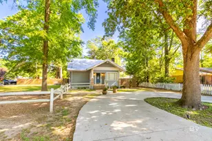 220 W Spruce Ave, Foley, AL 36535 - Photo 3