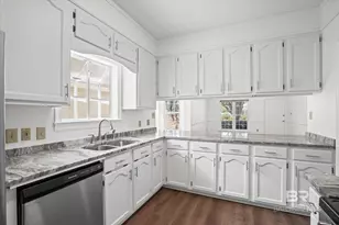 1 Cottage Dr, Fairhope, AL 36532 - Photo 3
