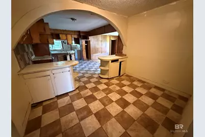 221 Leonard Avenue, Prichard, AL 36610 - Photo 9