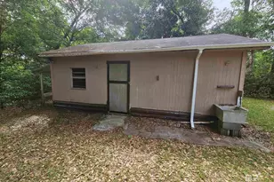 2700 Pine Ridge Dr, Lillian, AL 36549 - Photo 7