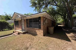 1454 Delusser St, Mobile, AL 36603 - Photo 3