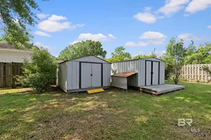 716 N Cedar St, Foley, AL 36535 - Photo 25