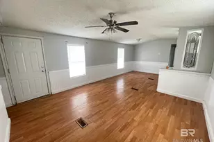 199 Robin Cir, Robertsdale, AL 36567 - Photo 3