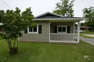 422 W 4th Ave, Foley, AL 36535 - Photo 1