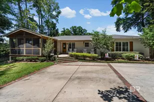 205 Gayfer Ct, Fairhope, AL 36532 - Photo 1