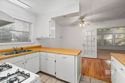 359 Wisteria Street, Fairhope, AL 36532 - Photo 9