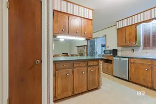 1367 Spring Valley Ct, Mobile, AL 36693 - Photo 7