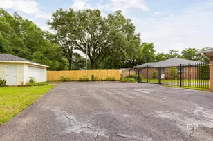 1367 Spring Valley Ct, Mobile, AL 36693 - Photo 17