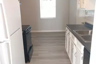 1107 Caroline Ave, Daphne, AL 36526 - Photo 5