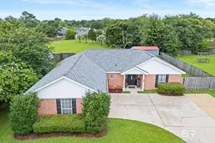 105 Oakwood Ave, Fairhope, AL 36532 - Photo 3