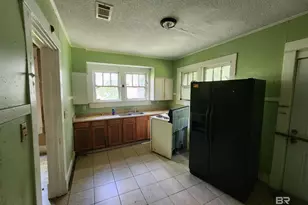 1059 Marine St, Mobile, AL 36605 - Photo 3