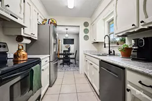 10310 Southhill Dr, Mobile, AL 36695 - Photo 9
