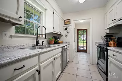 10310 Southhill Drive, Mobile, AL 36695 - Photo 7