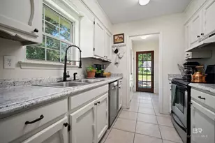 10310 Southhill Dr, Mobile, AL 36695 - Photo 7