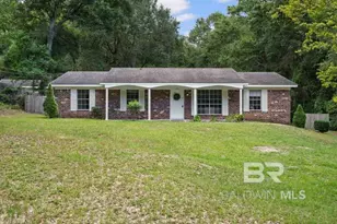 915 Caroline Ave, Daphne, AL 36526 - Photo 1