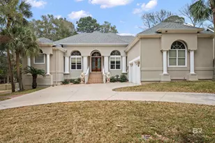305 Clubhouse Dr, Fairhope, AL 36532 - Photo 1