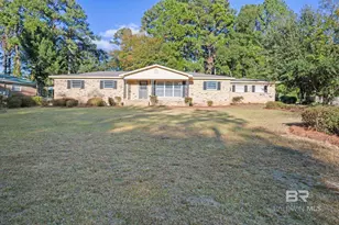 909 Caroline Ave, Daphne, AL 36526 - Photo 1