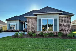 105 Bennington Ave, Fairhope, AL 36532 - Photo 1