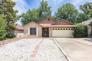 135 Lake Shore Dr, Daphne, AL 36526 - Photo 1