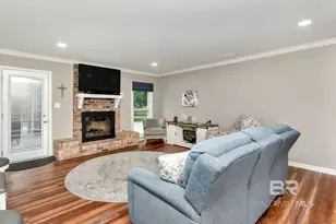 931 E Regents Dr, Mobile, AL 36609 - Photo 7