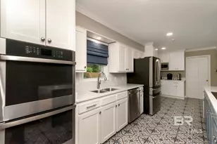 931 E Regents Dr, Mobile, AL 36609 - Photo 9