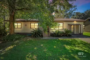 610 Johnson Ave, Fairhope, AL 36532 - Photo 1