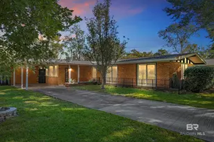 637 E Pedigo Ave, Foley, AL 36535 - Photo 1