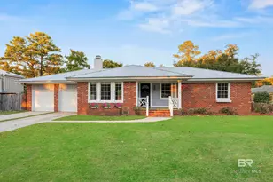 25 Laurel Ave, Fairhope, AL 36532 - Photo 1