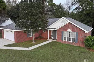 116 Oakwood Ave, Fairhope, AL 36532 - Photo 1