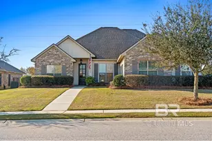 404 McClellan Blvd, Fairhope, AL 36532 - Photo 1
