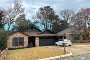 135 Lake Shore Dr, Daphne, AL 36526 - Photo 1