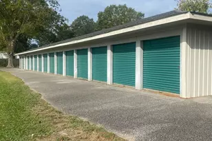 192 S Wren Ln, Robertsdale, AL 36567 - Photo 1