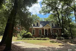 676 Colonial Dr, Fairhope, AL 36532 - Photo 1