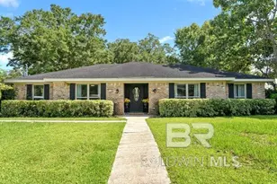 154 Country Club Dr, Daphne, AL 36526 - Photo 1