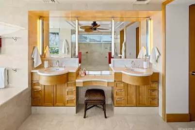 2895 Kalakaua Avenue #Grand PH/PH 2, Honolulu, HI 96815 - Photo 9