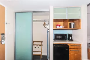 410 Atkinson Dr, Honolulu, HI 96814 - Photo 7