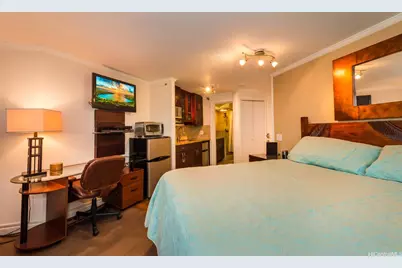 1700 Ala Moana Boulevard #2401, Honolulu, HI 96815 - Photo 3
