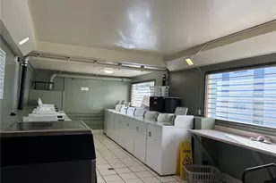 2211 Ala Wai Blvd, Honolulu, HI 96815 - Photo 11