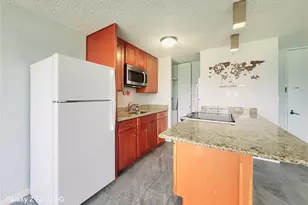 320 Liliuokalani Ave, Honolulu, HI 96815 - Photo 1