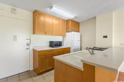 1050 Kinau Street #301, Honolulu, HI 96814 - Photo 3