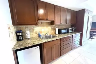 2045 Kalakaua Ave, Honolulu, HI 96815 - Photo 9