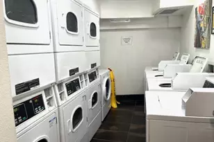 2045 Kalakaua Ave, Honolulu, HI 96815 - Photo 23